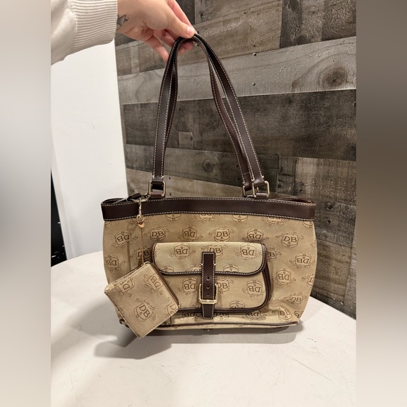 Dooney & BourkeVintage Large East West Shoulder Bag With Coin Purse